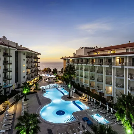 Ramada Hotel & Suites By Wyndham Kusadasi-2
